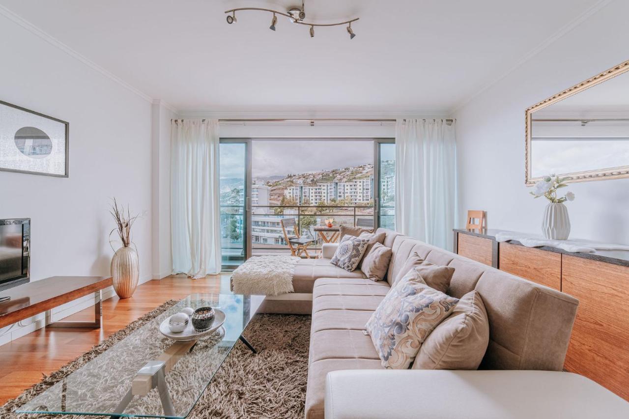 Appartement Cozy T2 With Ocean View à Funchal  Extérieur photo
